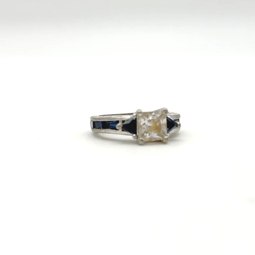Silver Ring Princess Cut Center Stone Blue‎ Accents Size 6.5 Statement